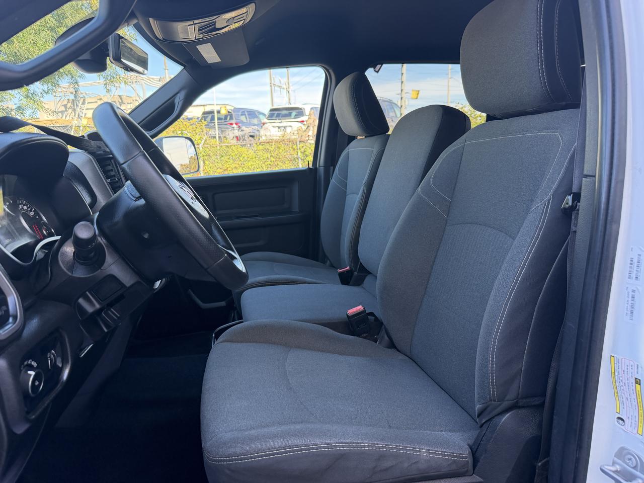 RAM 2500 Tradesman 4x4 Crew Cab 8' Box 2022