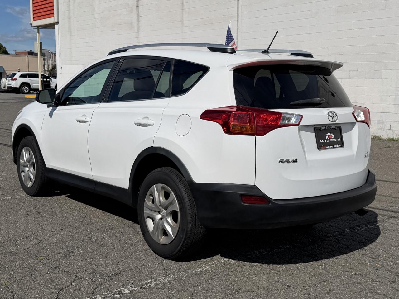 Toyota RAV4 AWD 4dr LE (Natl) 2013