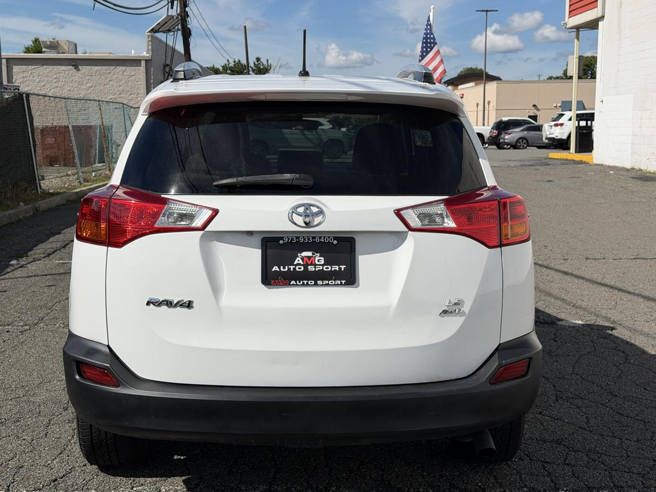 Toyota RAV4 AWD 4dr LE (Natl) 2013