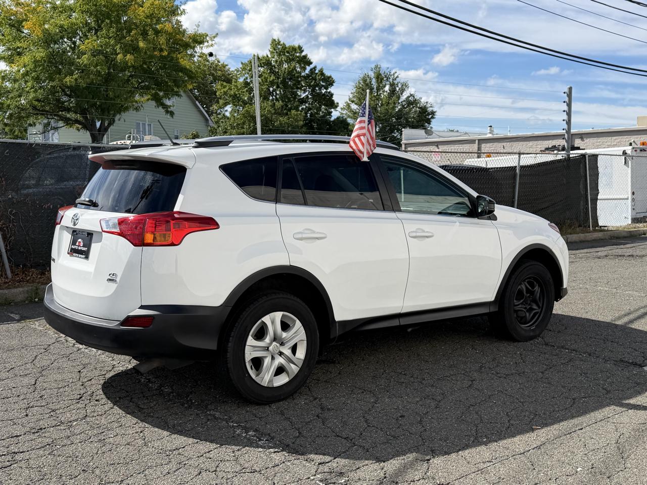 Toyota RAV4 AWD 4dr LE (Natl) 2013