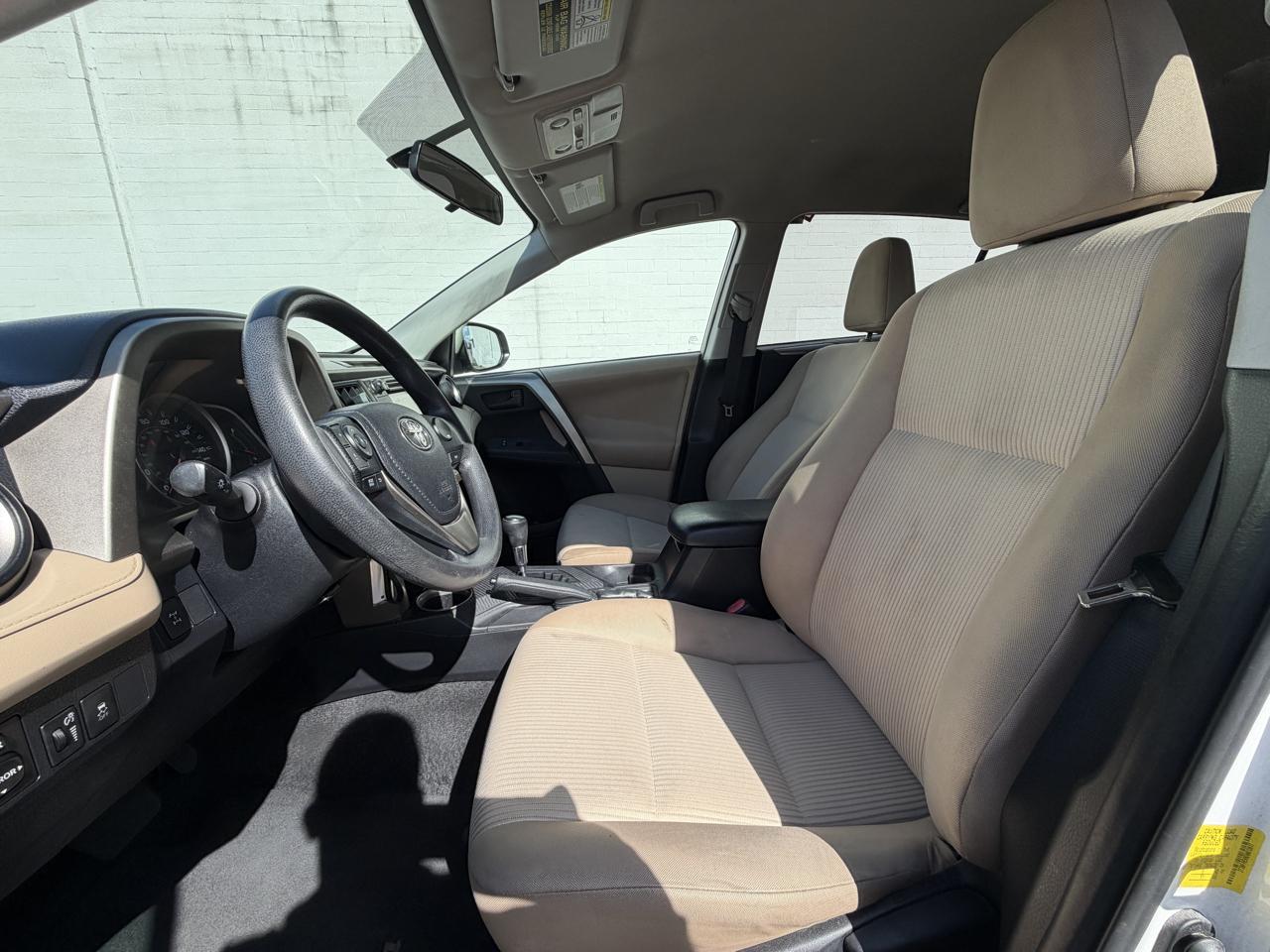 Toyota RAV4 AWD 4dr LE (Natl) 2013
