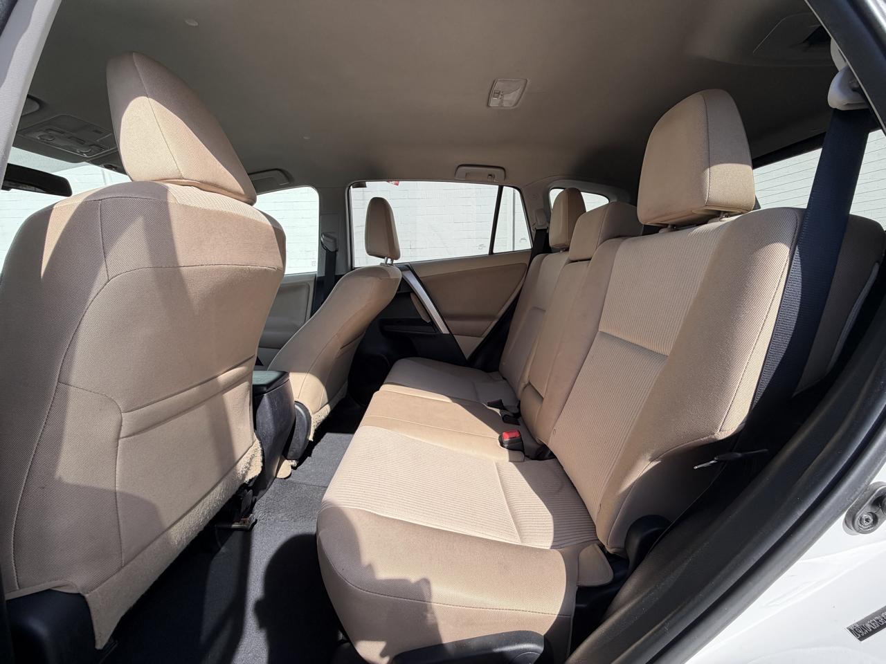 Toyota RAV4 AWD 4dr LE (Natl) 2013
