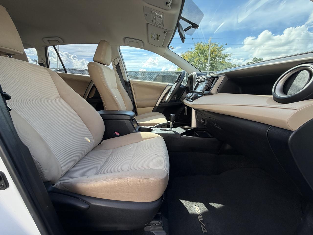 Toyota RAV4 AWD 4dr LE (Natl) 2013