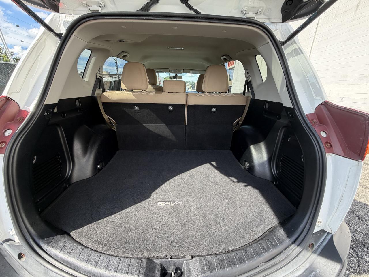 Toyota RAV4 AWD 4dr LE (Natl) 2013