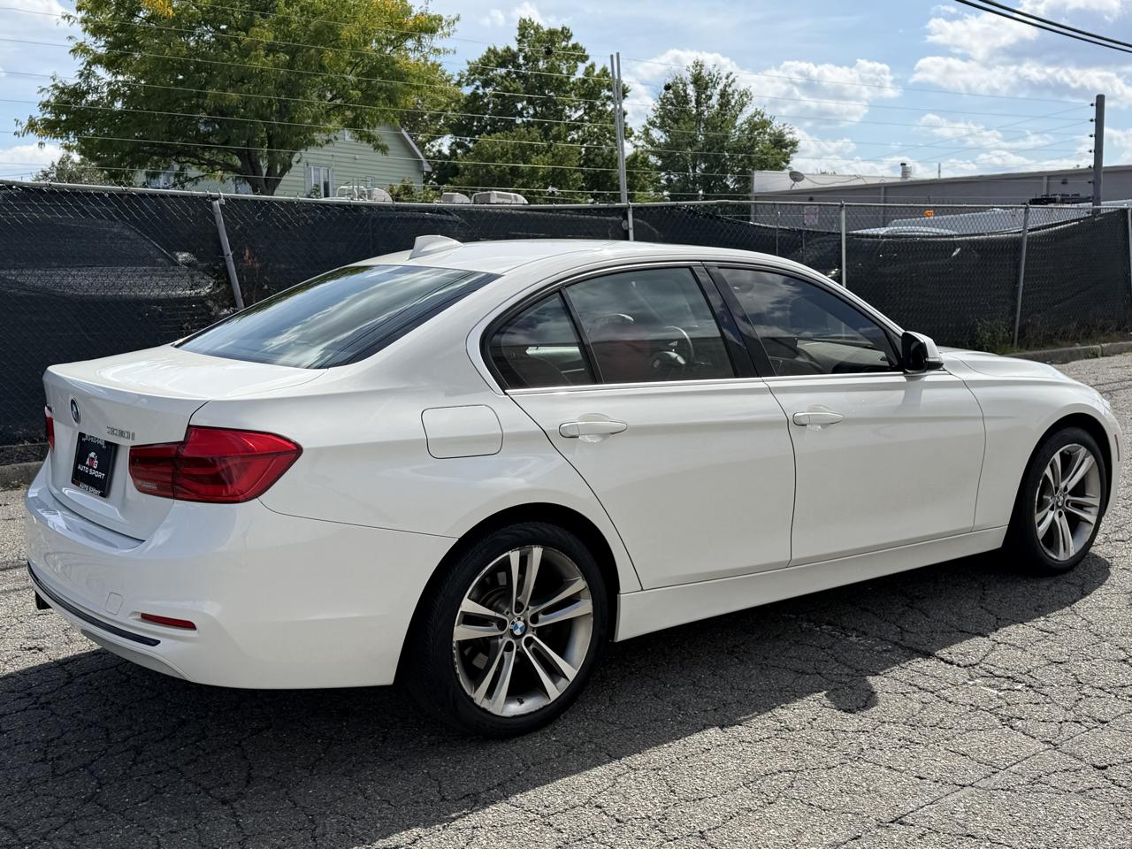 BMW 3 Series 330i xDrive Sedan 2018