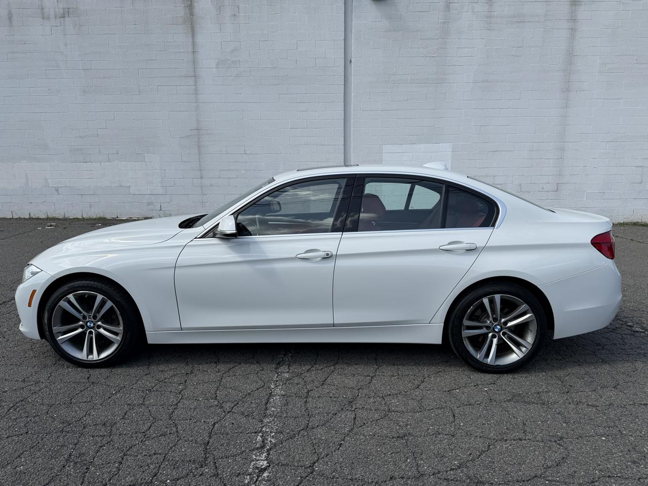 BMW 3 Series 330i xDrive Sedan 2018