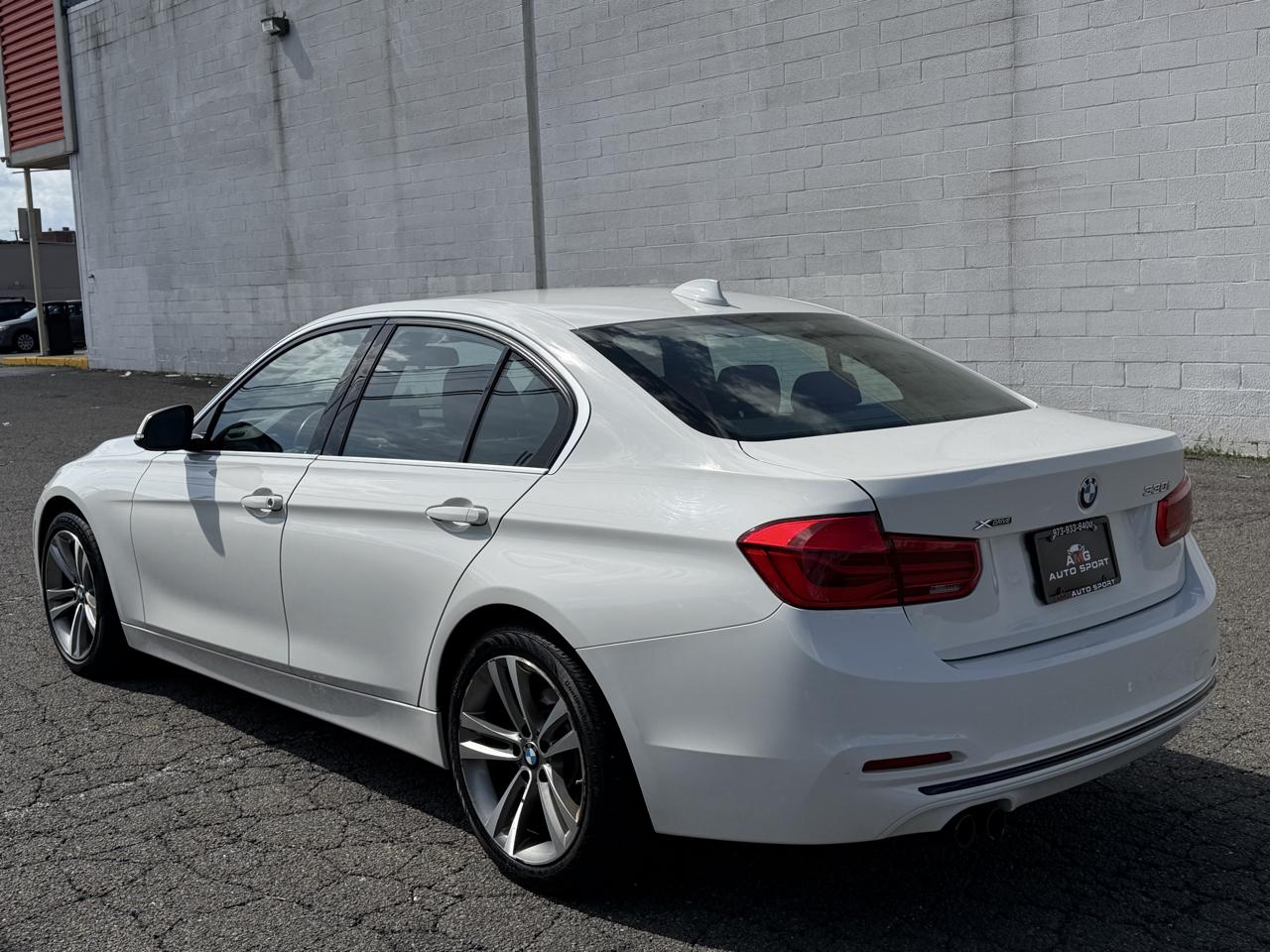BMW 3 Series 330i xDrive Sedan 2018