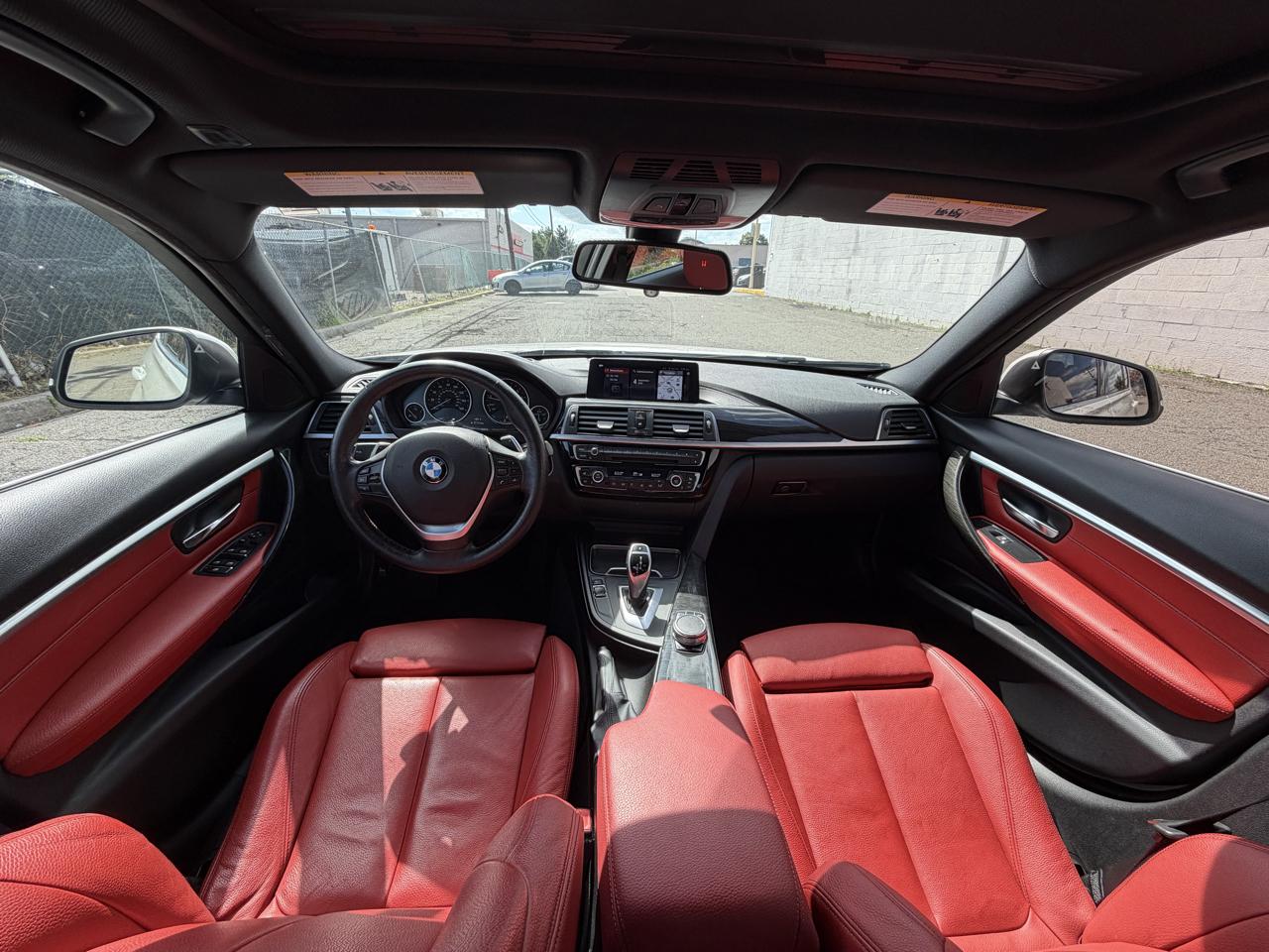 BMW 3 Series 330i xDrive Sedan 2018