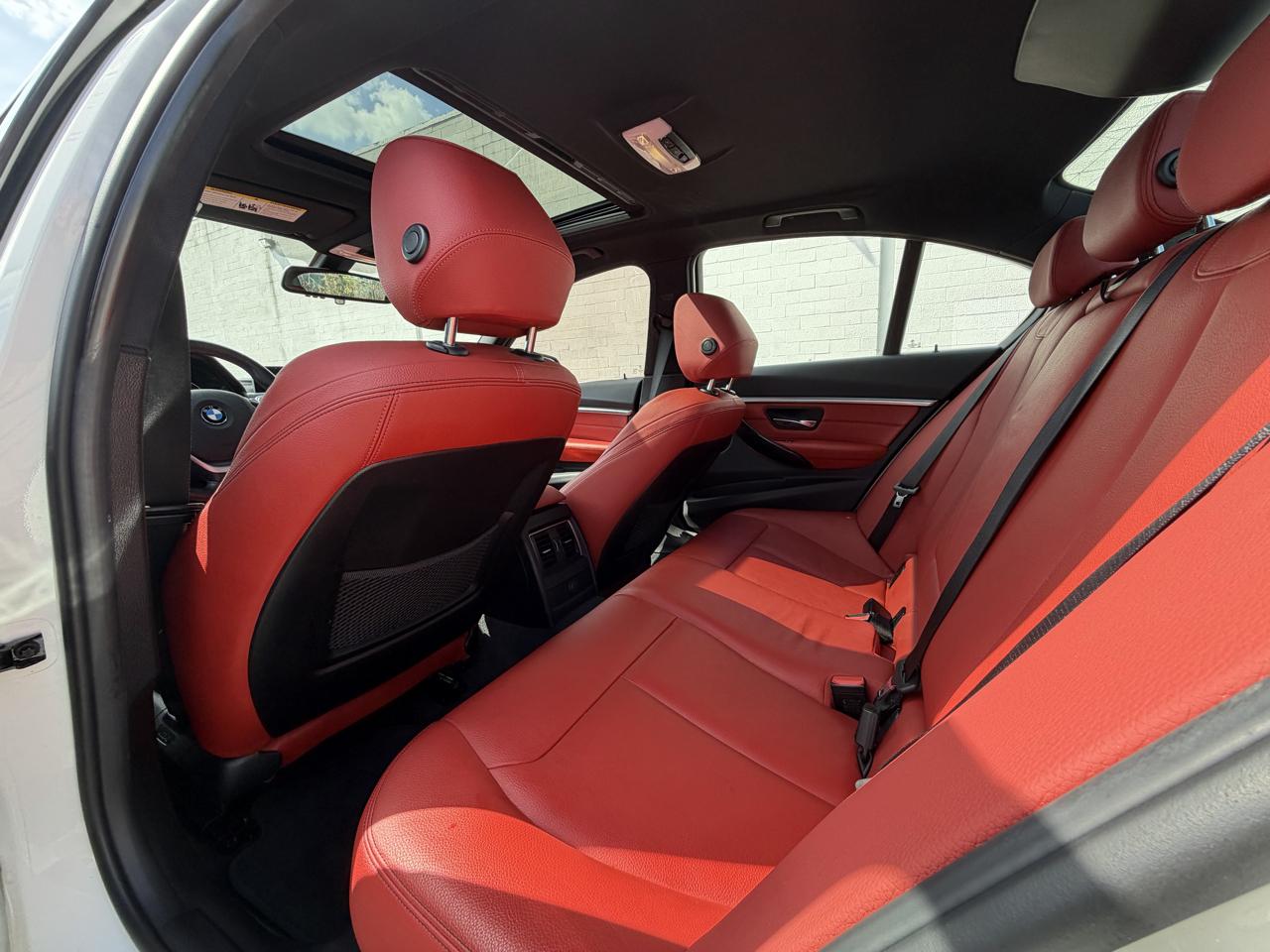 BMW 3 Series 330i xDrive Sedan 2018