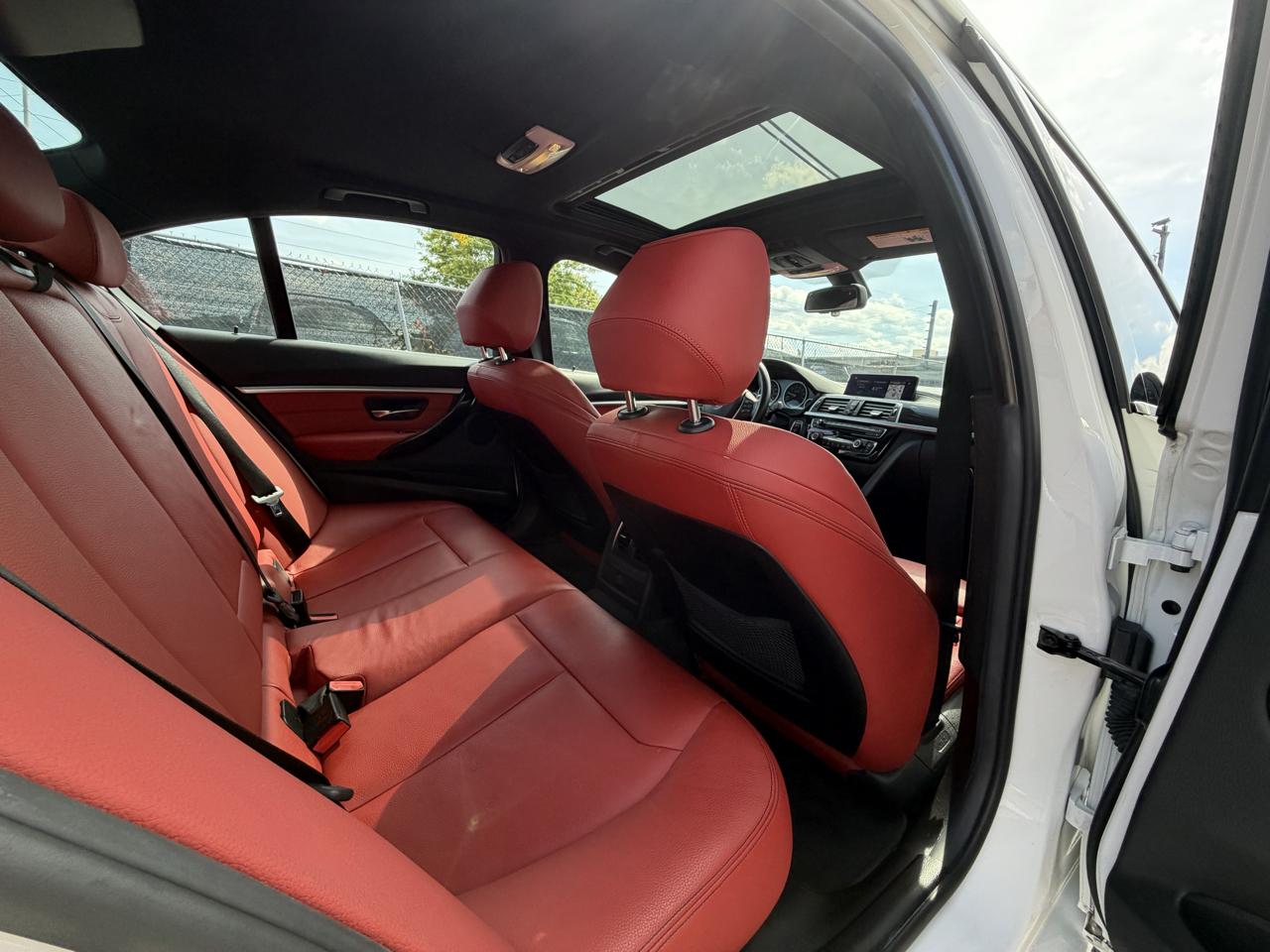 BMW 3 Series 330i xDrive Sedan 2018