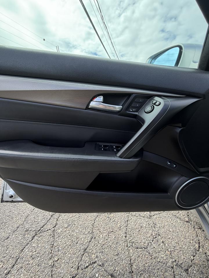 Acura TL 4dr Sdn Auto 2WD Tech 2013