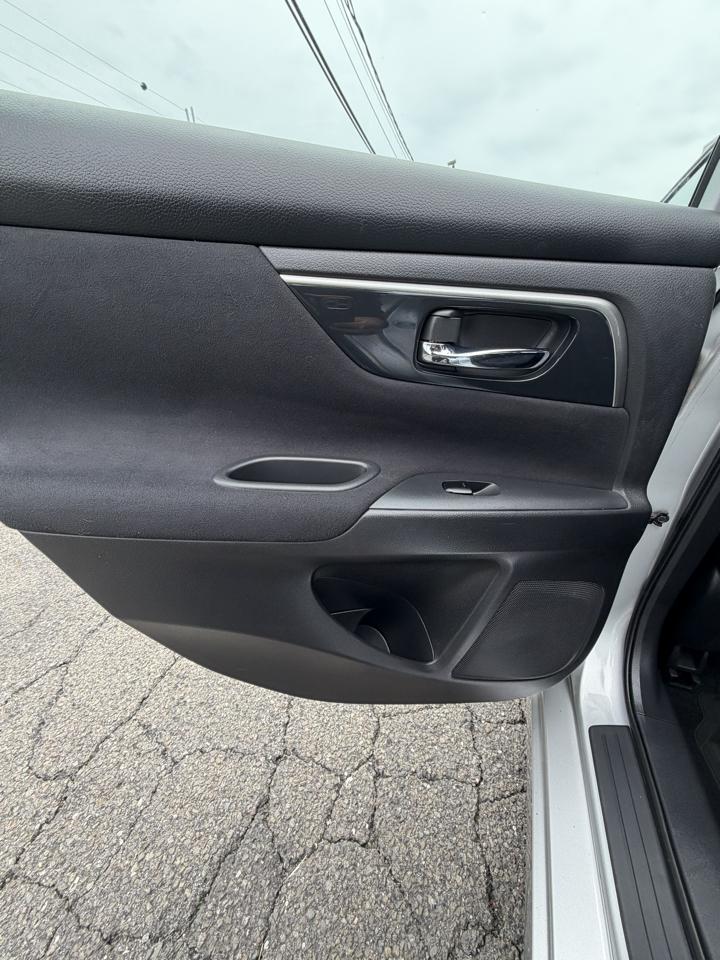 Nissan Altima 4dr Sdn I4 2.5 SV 2014