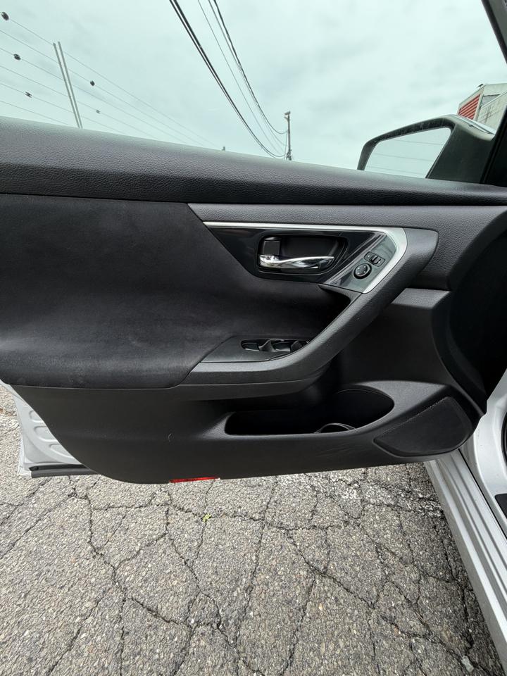 Nissan Altima 4dr Sdn I4 2.5 SV 2014