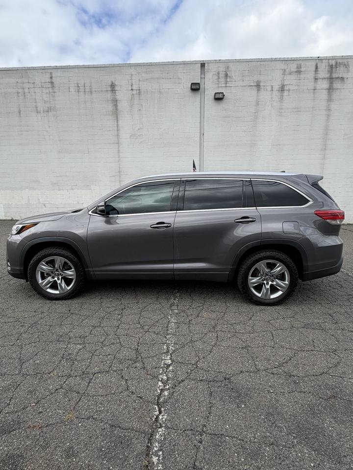 Toyota Highlander Limited V6 FWD (Natl) 2019
