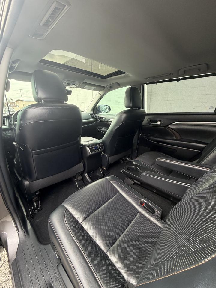 Toyota Highlander Limited V6 FWD (Natl) 2019