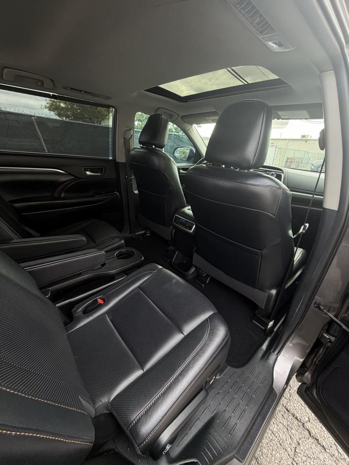 Toyota Highlander Limited V6 FWD (Natl) 2019