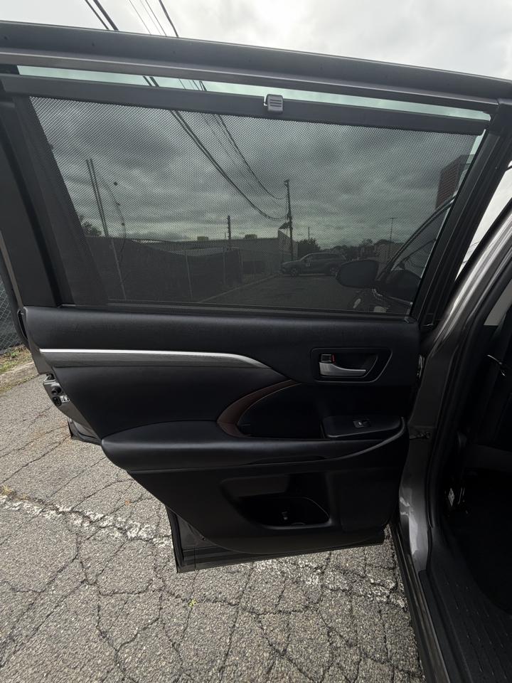 Toyota Highlander Limited V6 FWD (Natl) 2019