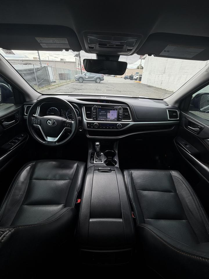 Toyota Highlander Limited V6 FWD (Natl) 2019