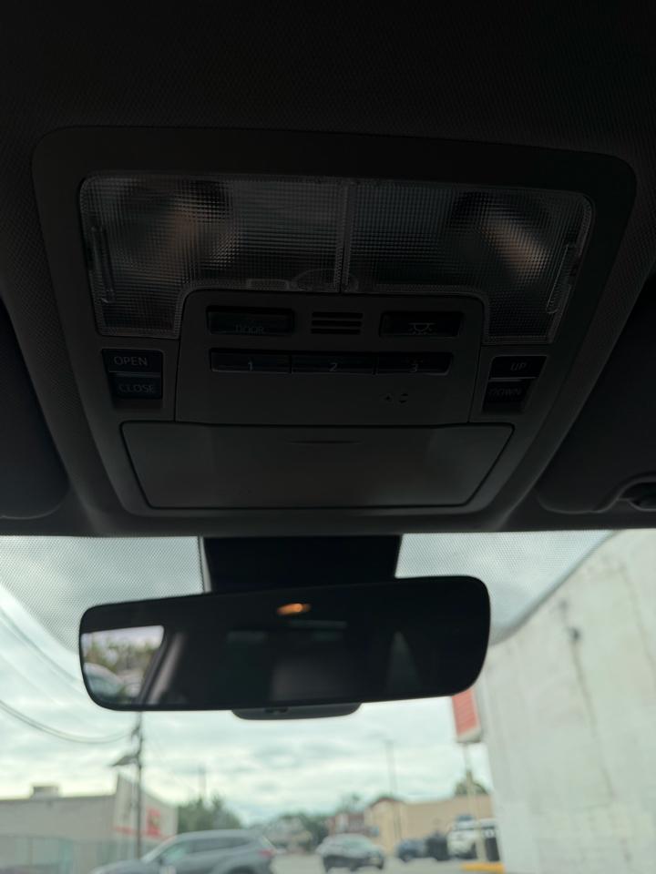 Toyota Highlander Limited V6 FWD (Natl) 2019