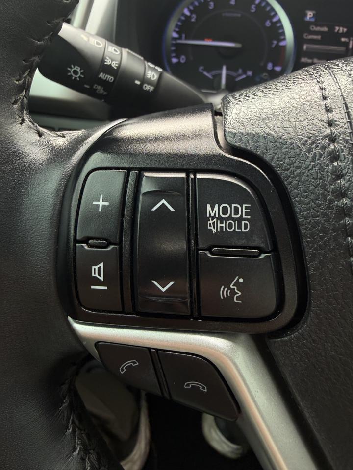 Toyota Highlander Limited V6 FWD (Natl) 2019