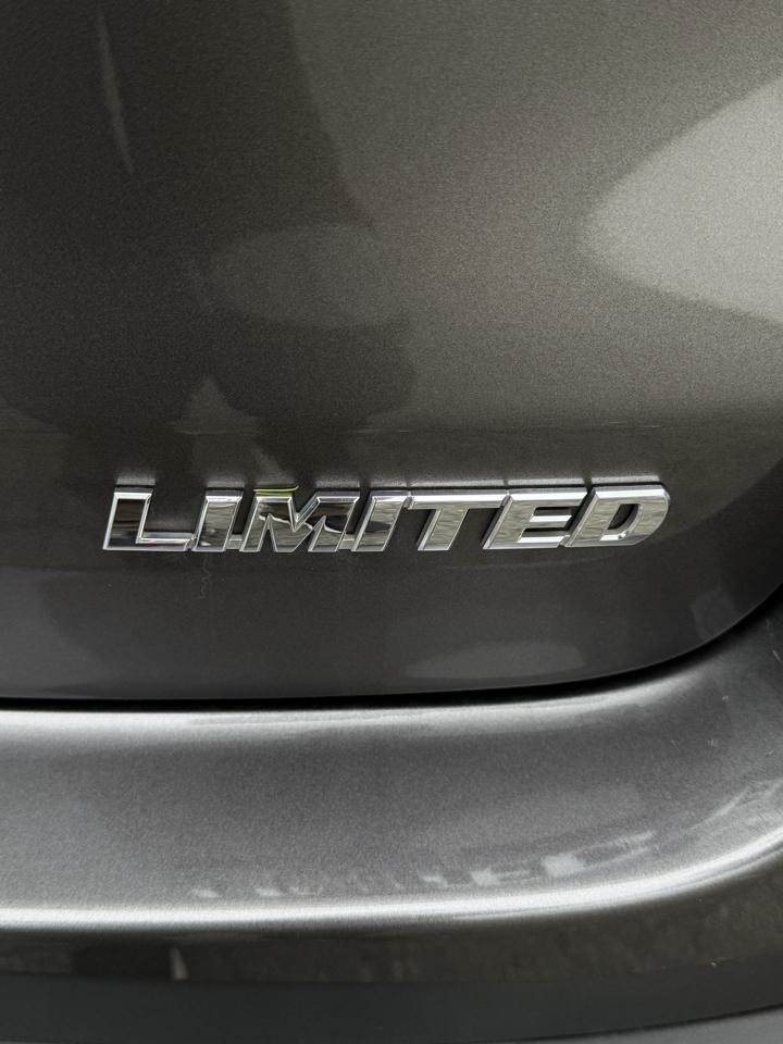 Toyota Highlander Limited V6 FWD (Natl) 2019
