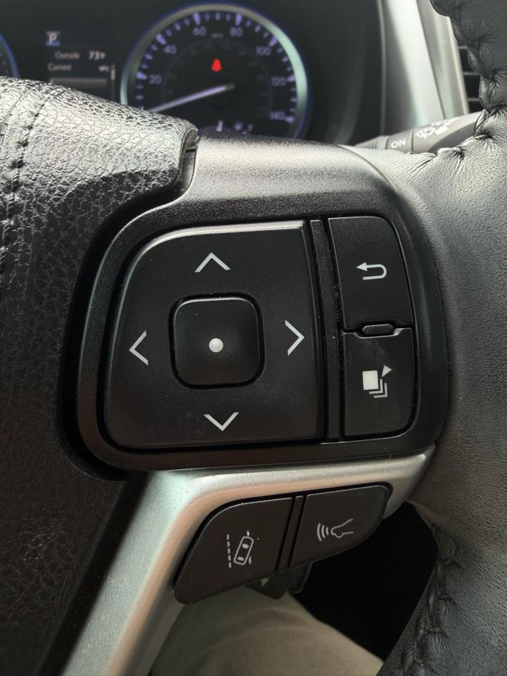 Toyota Highlander Limited V6 FWD (Natl) 2019