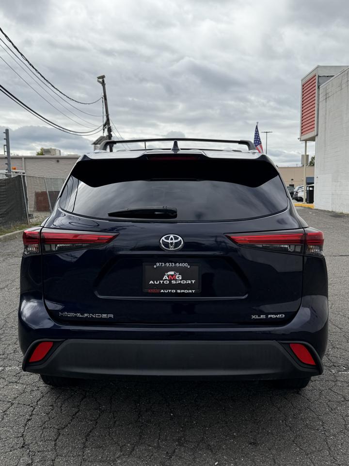 Toyota Highlander XLE AWD (Natl) 2021