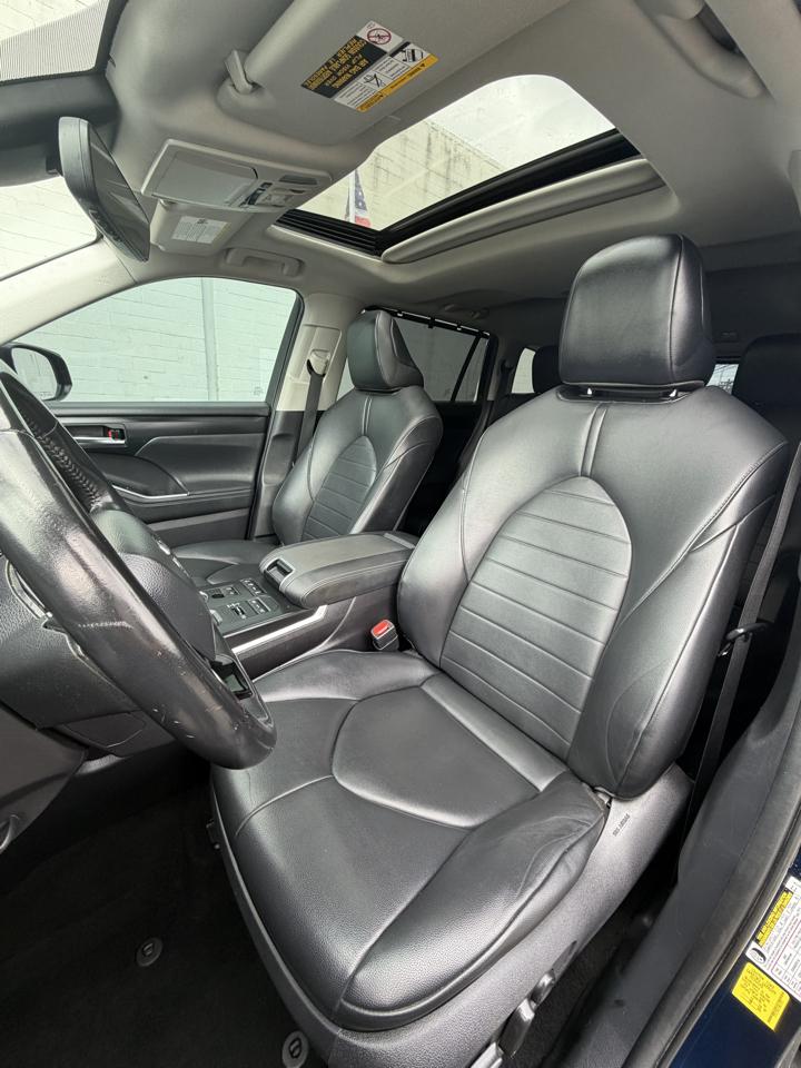 Toyota Highlander XLE AWD (Natl) 2021