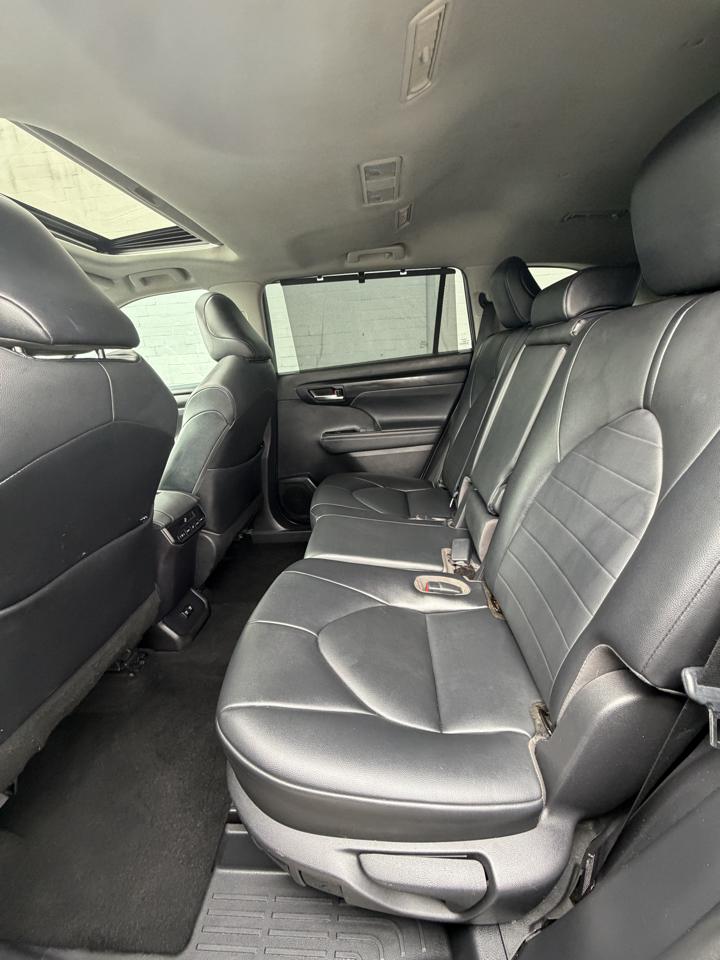Toyota Highlander XLE AWD (Natl) 2021