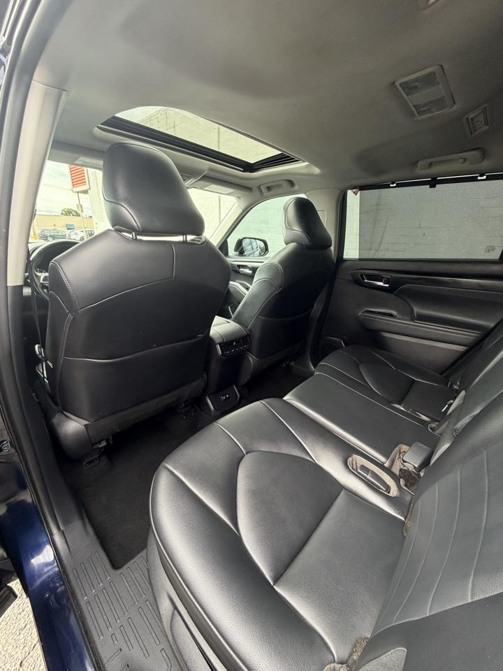 Toyota Highlander XLE AWD (Natl) 2021