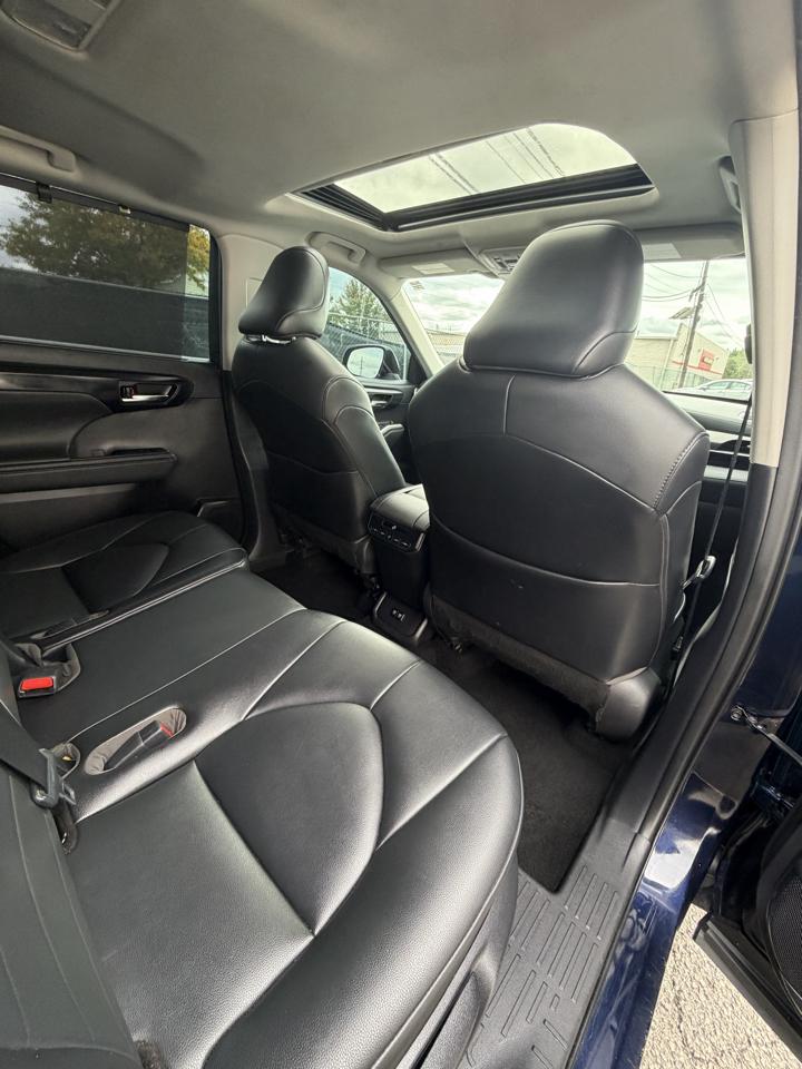 Toyota Highlander XLE AWD (Natl) 2021