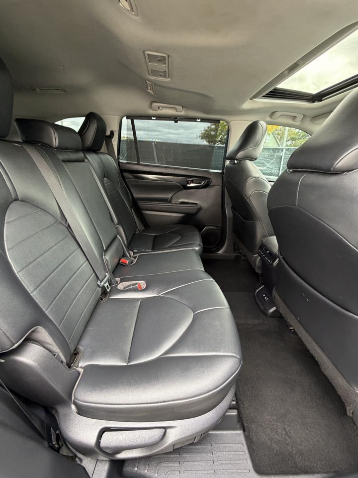Toyota Highlander XLE AWD (Natl) 2021