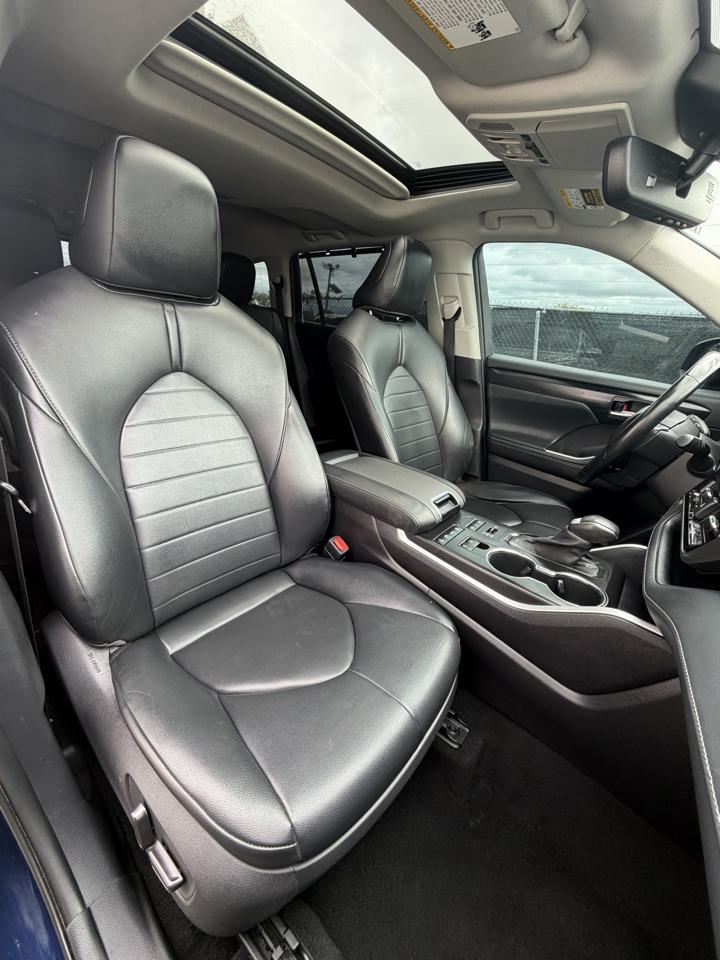 Toyota Highlander XLE AWD (Natl) 2021