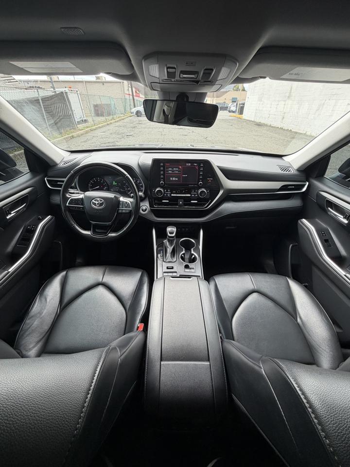Toyota Highlander XLE AWD (Natl) 2021