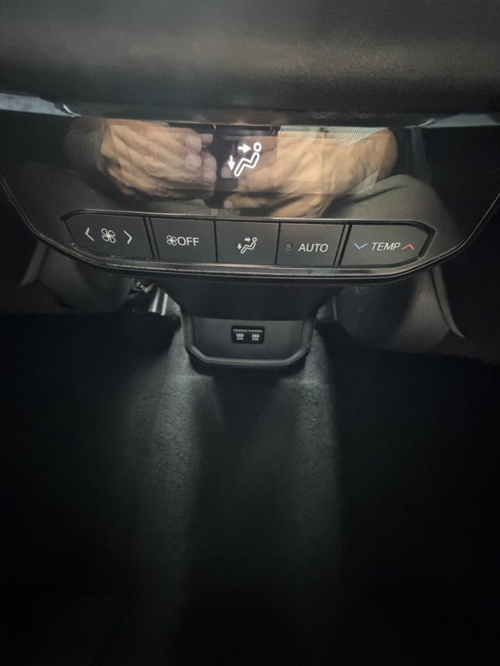 Toyota Highlander XLE AWD (Natl) 2021