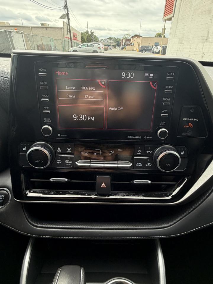 Toyota Highlander XLE AWD (Natl) 2021