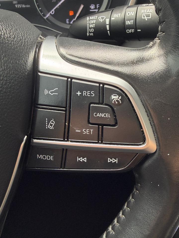 Toyota Highlander XLE AWD (Natl) 2021