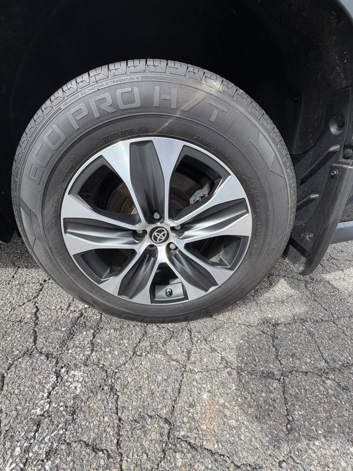 Toyota Highlander XLE AWD (Natl) 2021