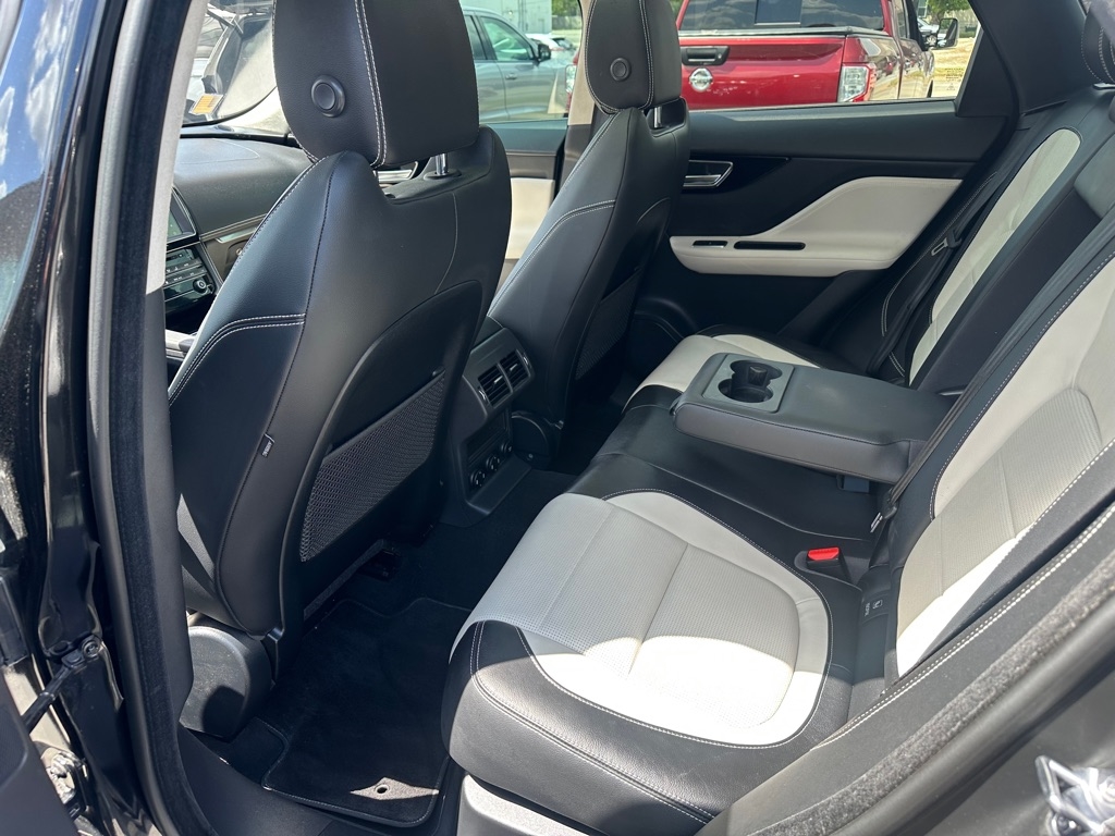 Jaguar F-Pace 25t R-Sport 2019 Jaguar F-Pace 25t R-Sport 2019