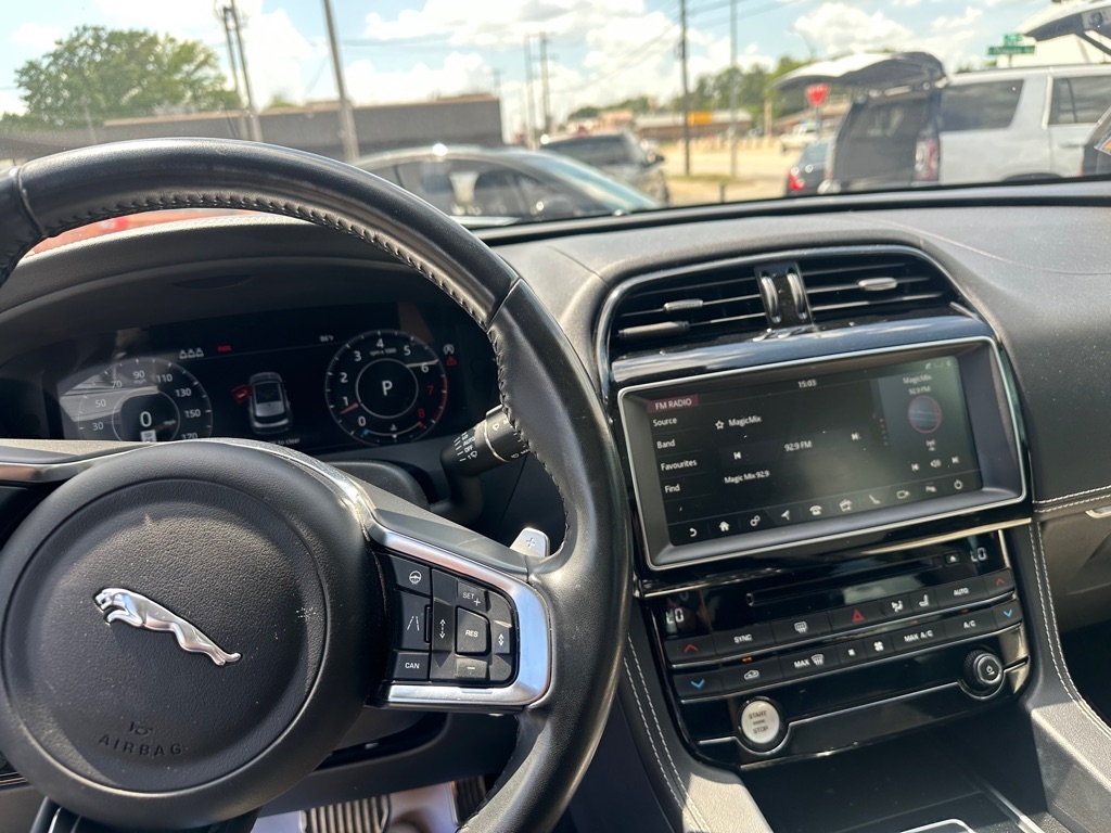 Jaguar F-Pace 25t R-Sport 2019 Jaguar F-Pace 25t R-Sport 2019