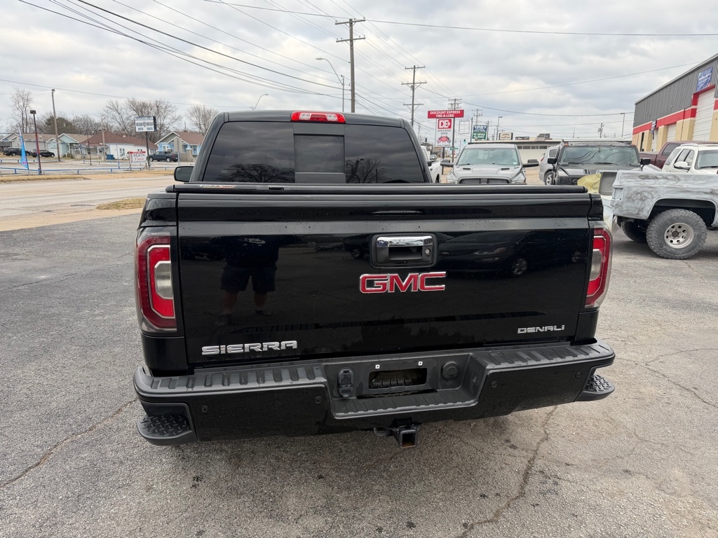 GMC Sierra 1500 Denali Crew Cab Long Box 4WD 2017