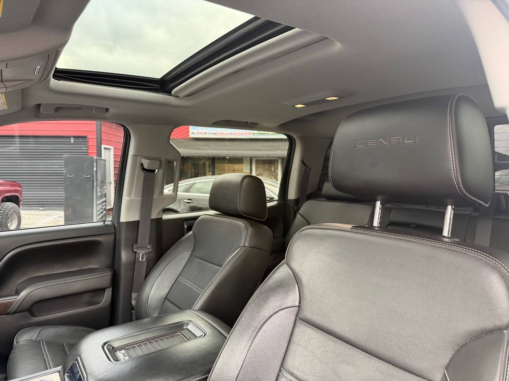 GMC Sierra 1500 Denali Crew Cab Long Box 4WD 2017