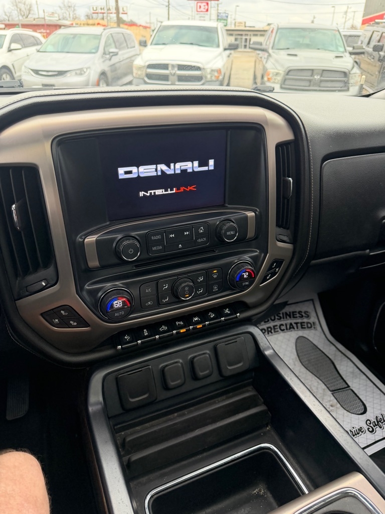 GMC Sierra 1500 Denali Crew Cab Long Box 4WD 2017