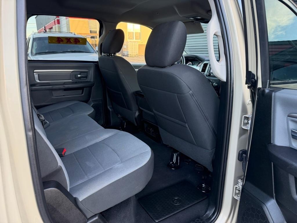 RAM 1500 4WD Quad Cab 140.5" Tradesman 2013
