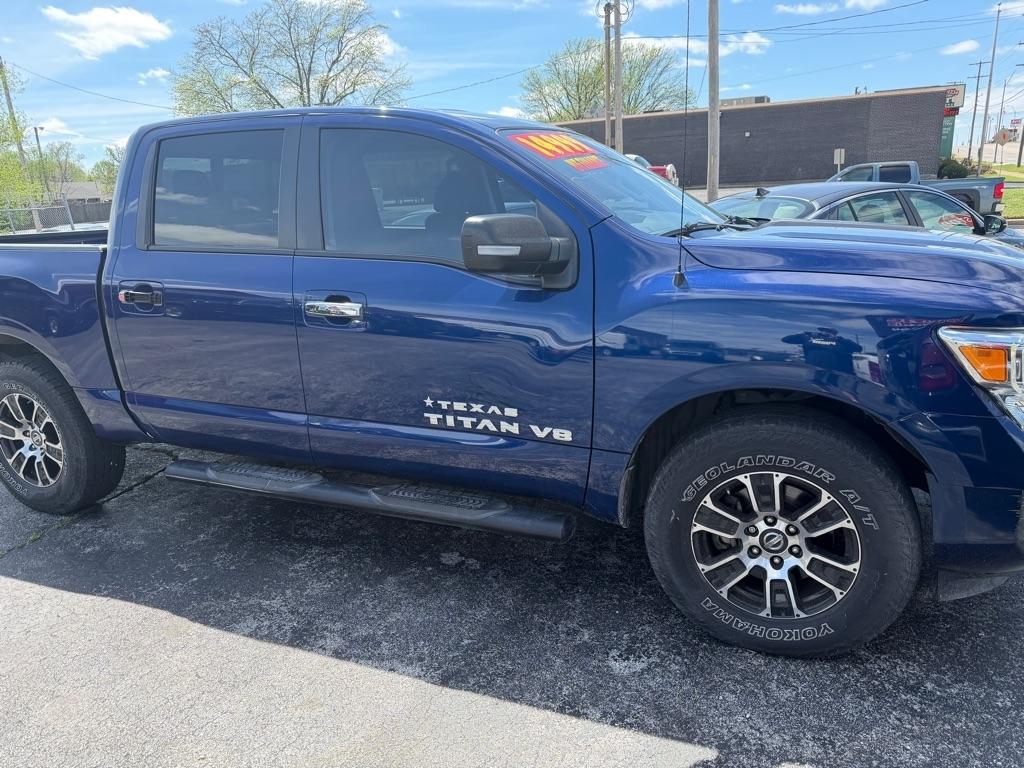 Nissan Titan 4x2 Crew Cab SV 2020