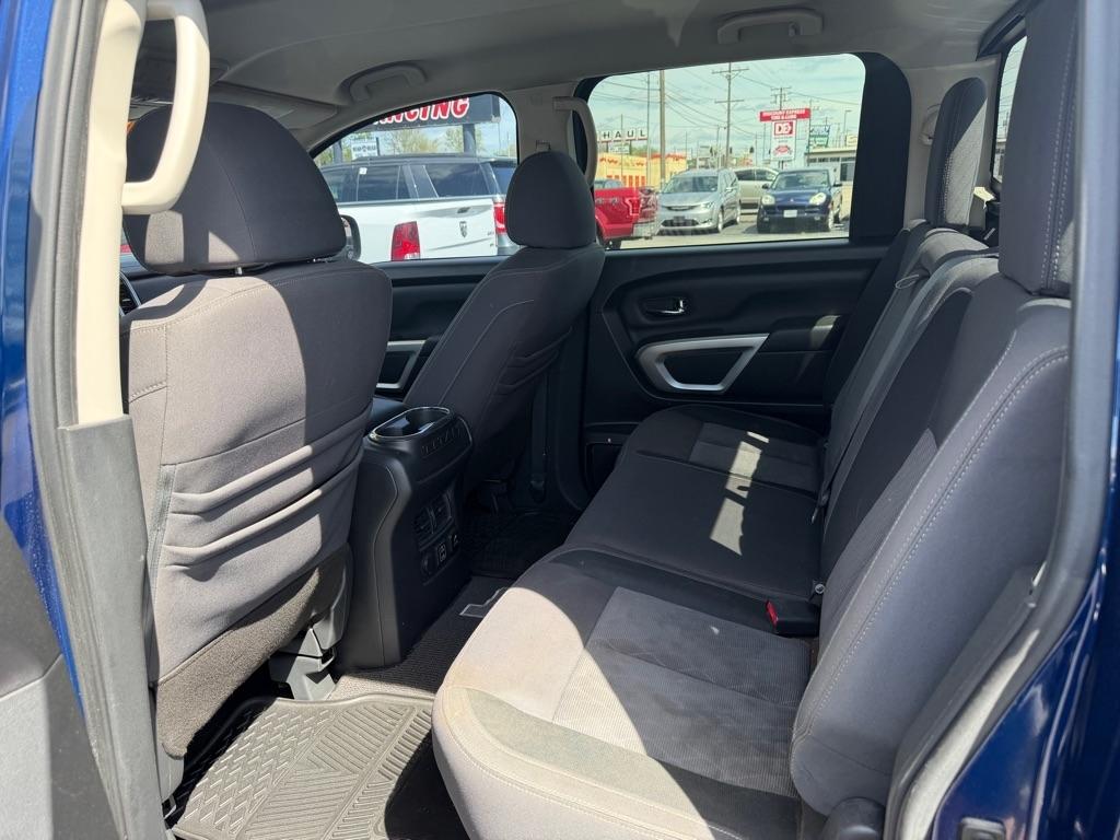 Nissan Titan 4x2 Crew Cab SV 2020