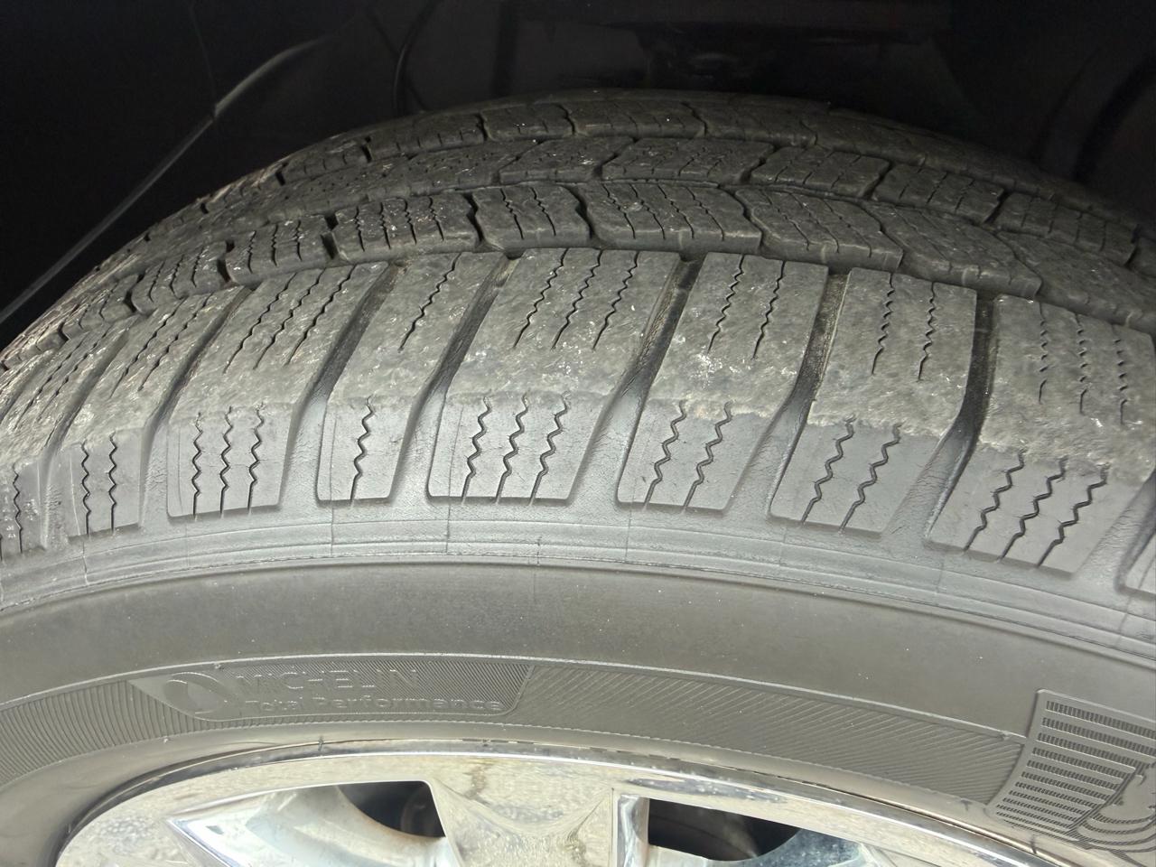 Buick Enclave AWD 4dr Leather 2015