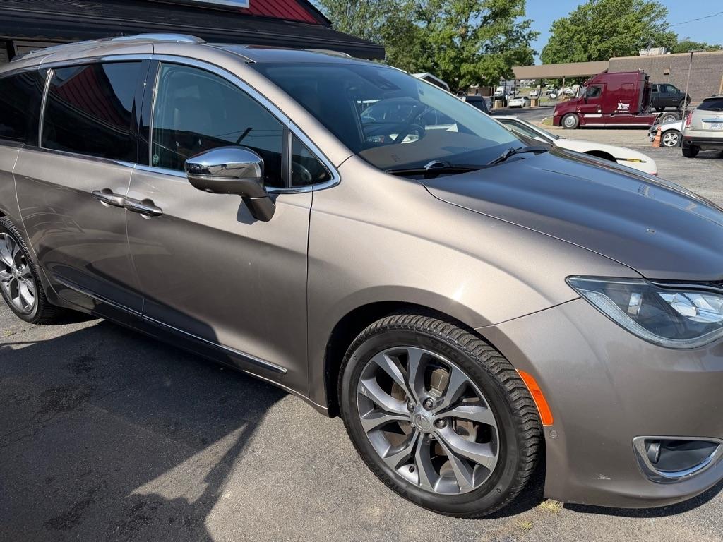 Chrysler Pacifica Limited FWD 2017