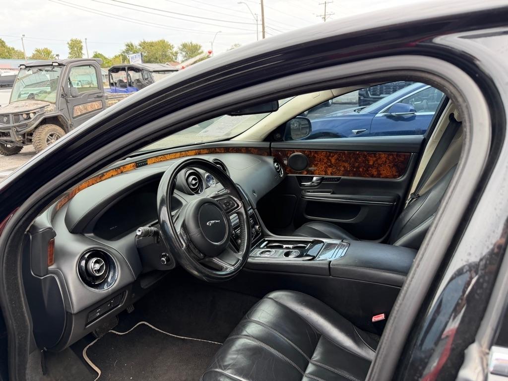 Jaguar XJ  2013