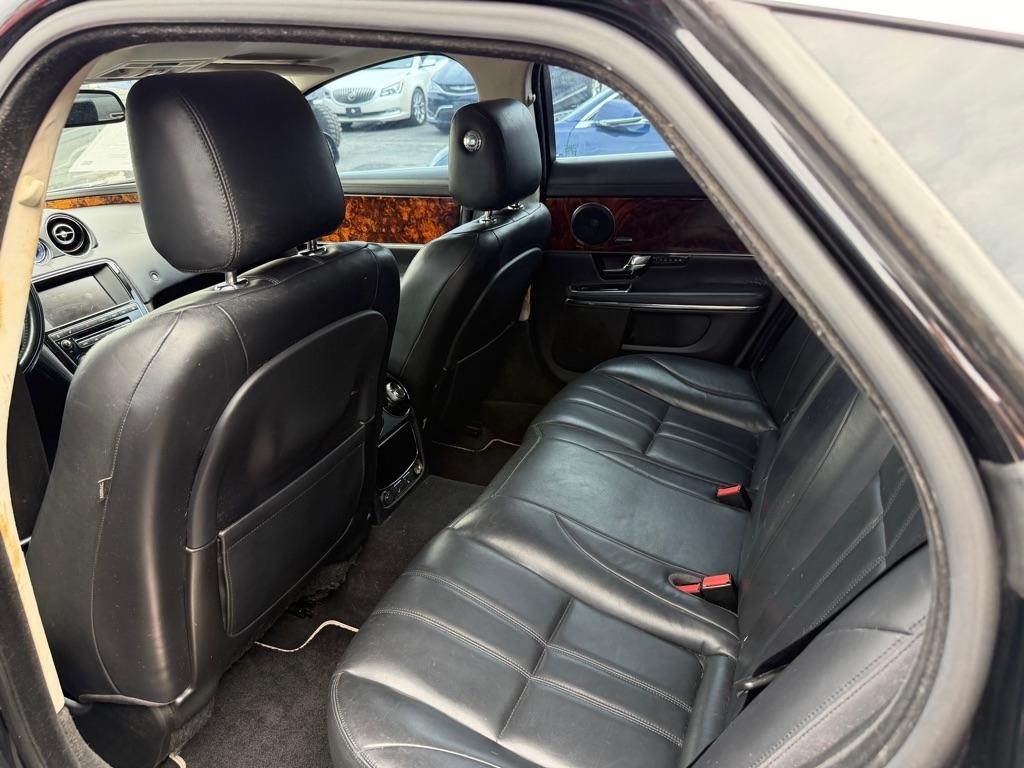 Jaguar XJ  2013